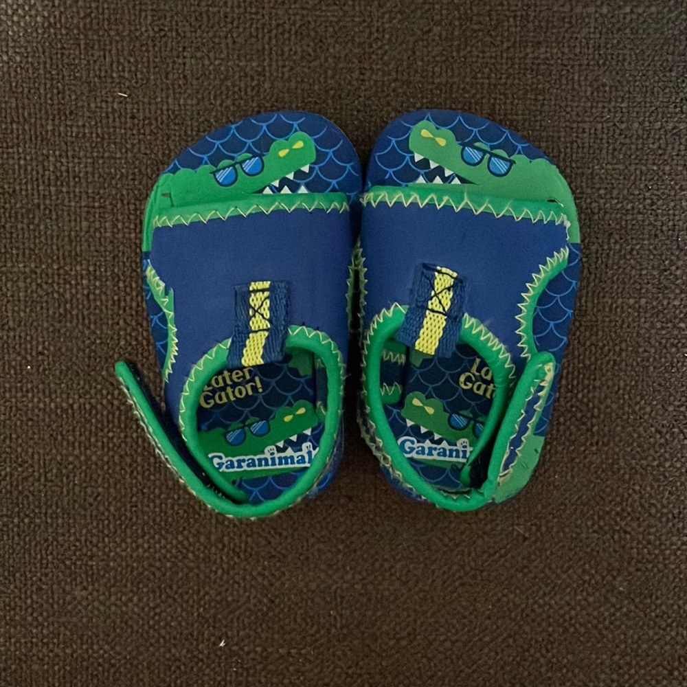 Later Gator Water Shoes for Boys size 4
